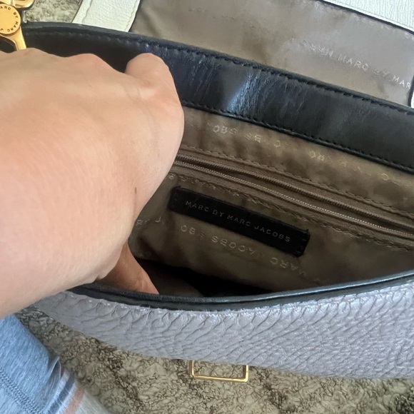 Marc by Marc Jacobs Colorblock Leather Crossbody Bag – Taupe Cream Black - Picture 12 of 16